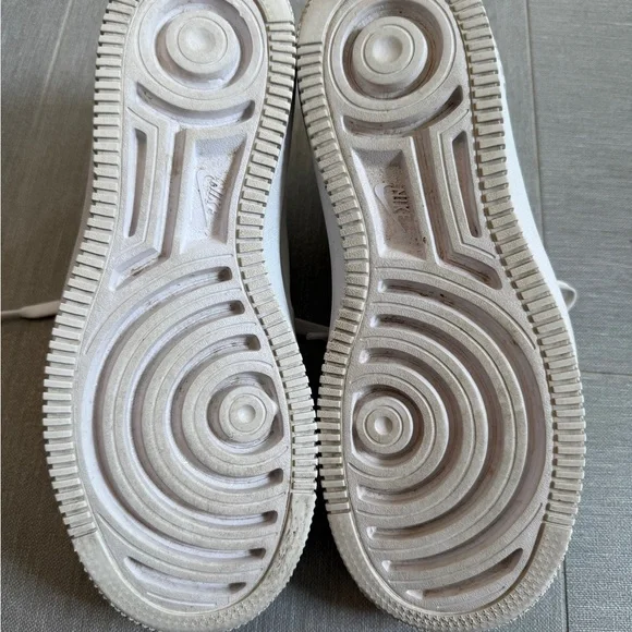 Nike Women’s White Sneakers Air Force 1 Platform size 9 - Picture 6 of 7